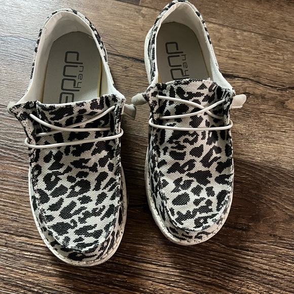 Women’s Hey Dude Wendy Loafers - Picture 3 of 5